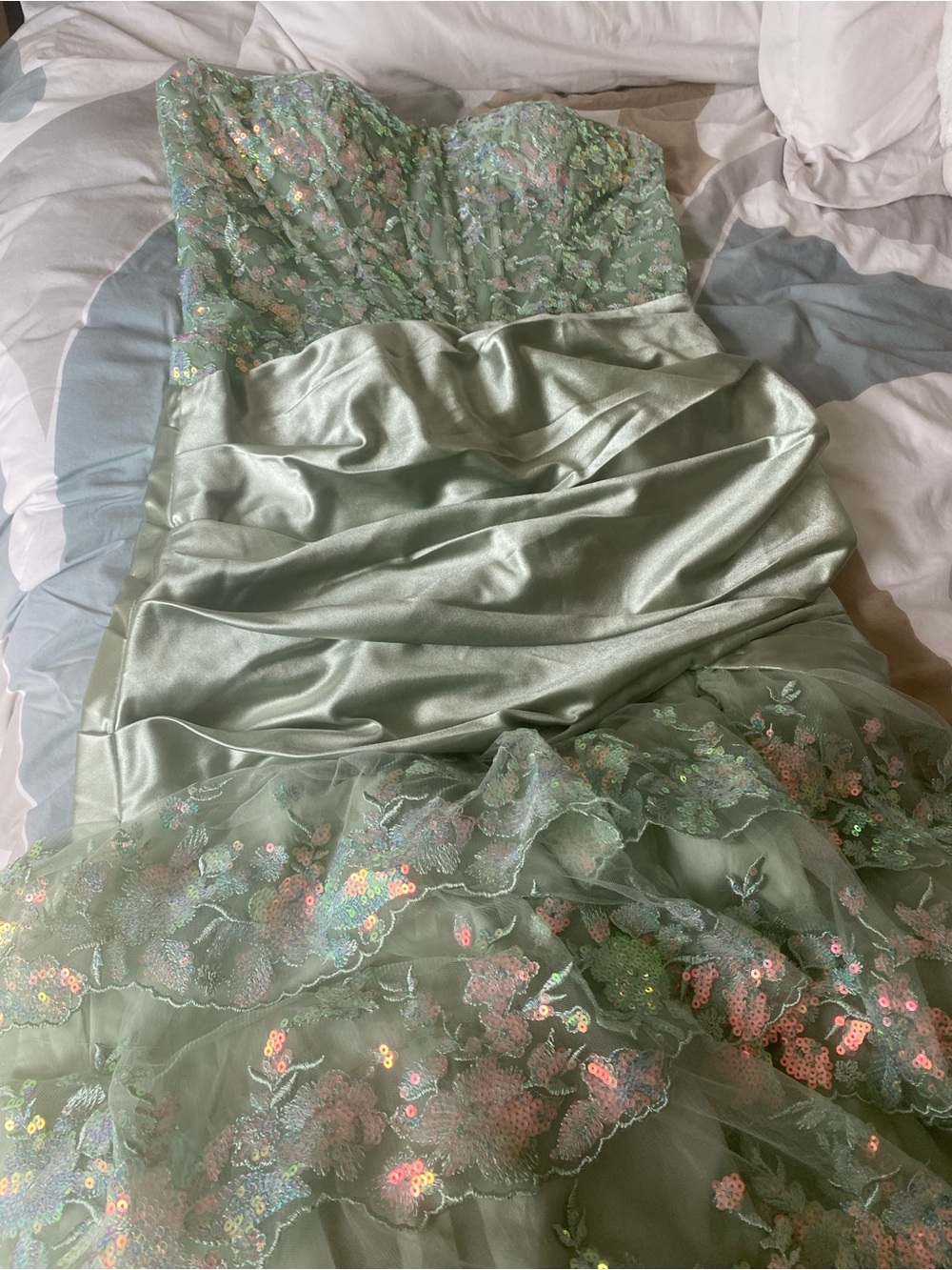 Prom dress/ fancy dress - Picture 5 of 5
